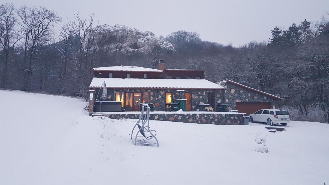 Old Stone Villa Obarok 외부 사진