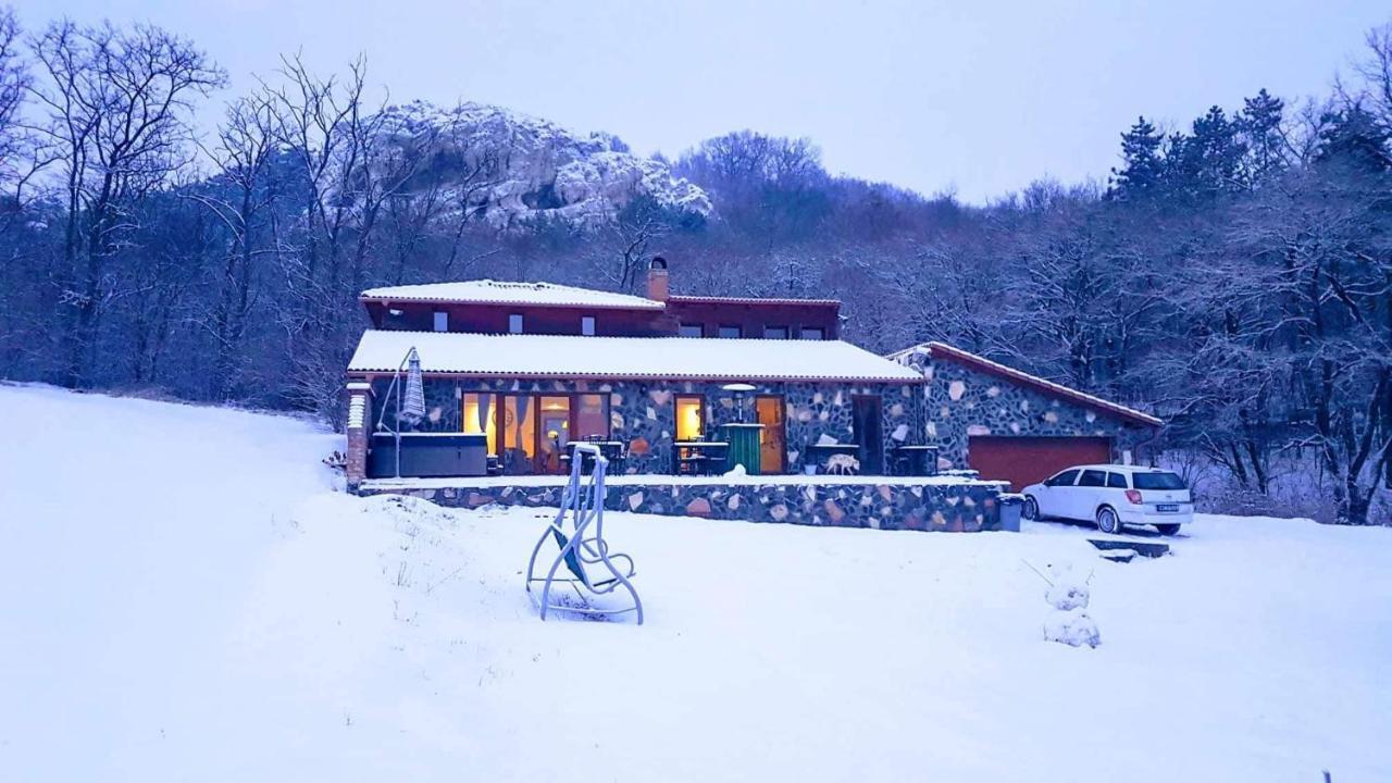 Old Stone Villa Obarok 외부 사진